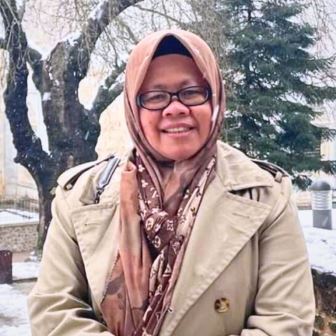 Dr. Wirda Hayati, M.Kep., Sp.Kom